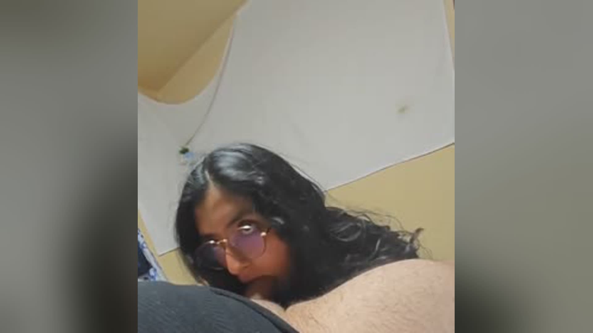 Palang Par Chasmish GF Ki Deepthroat Lund Chusai
