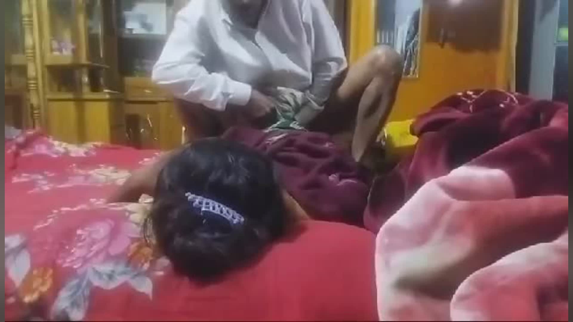 Raat Mein Bister Par Sasur Se Chudi Jawan Bahu